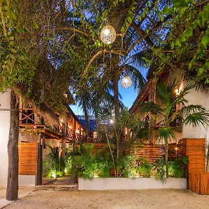 Kin Ha *** Tulum Pueblo